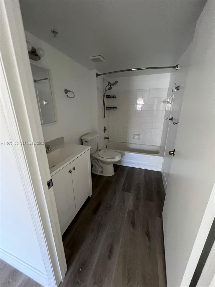440 South Park Road, Unit 4202 Hollywood, FL 33021 - Photo 7 of 11 Photo 7