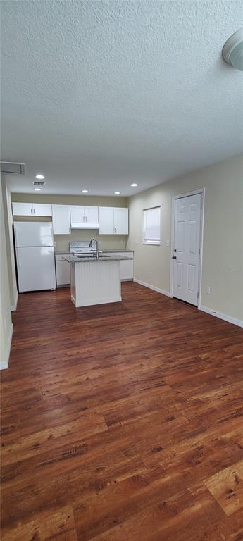 2009 Henley Road Lutz, FL 33558 - Photo 2 of 7