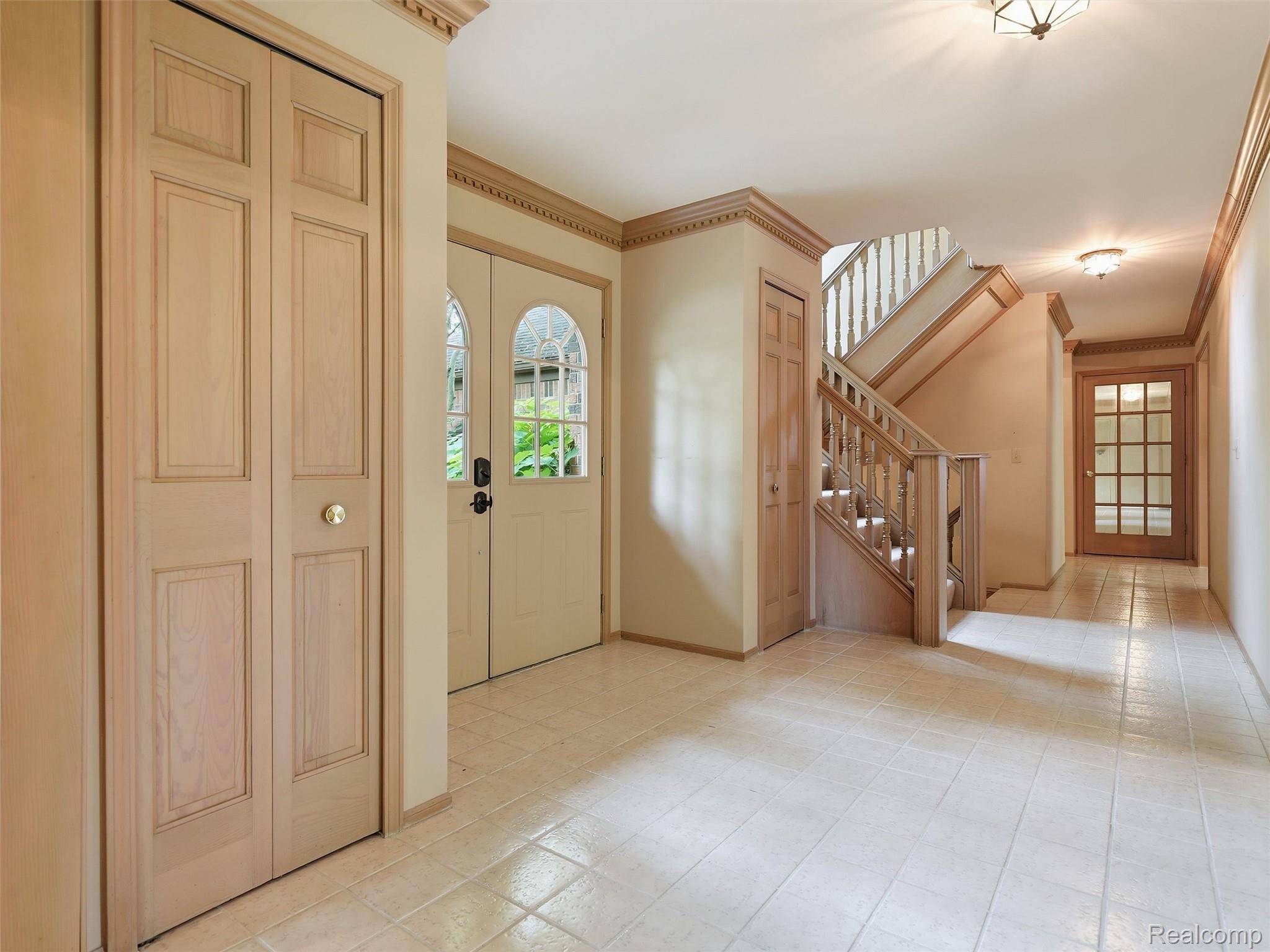 811 Snowmass Drive Rochester, MI 48309 - Photo 5 of 34 06-DSC00329_replaced_camera.jpg