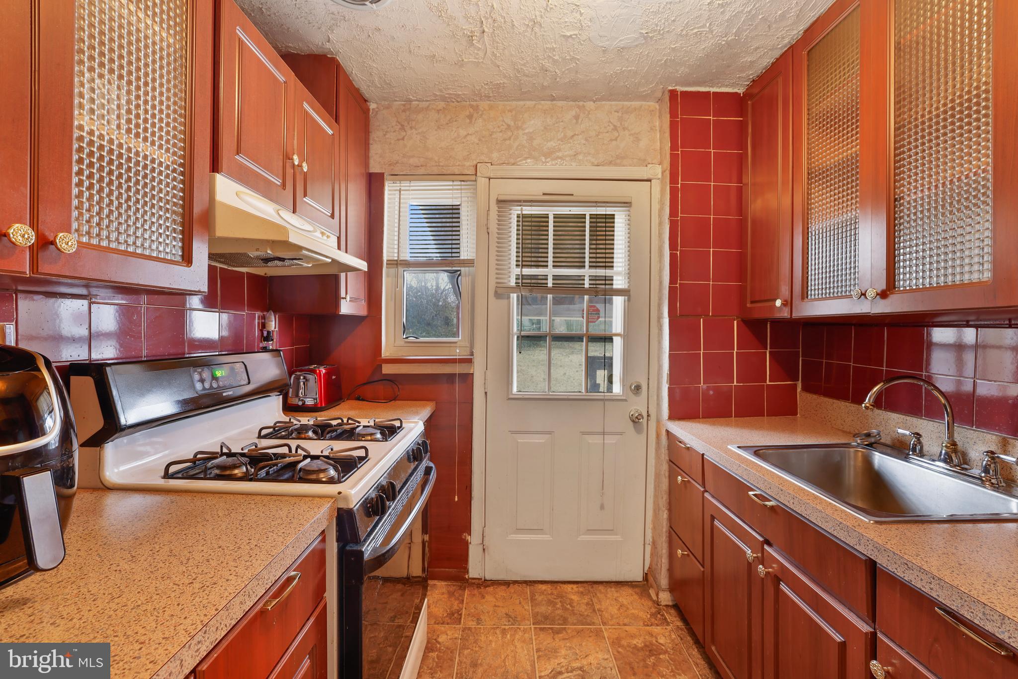 12037 Claridge Road Silver Spring, MD 20902 - Photo 8 of 22