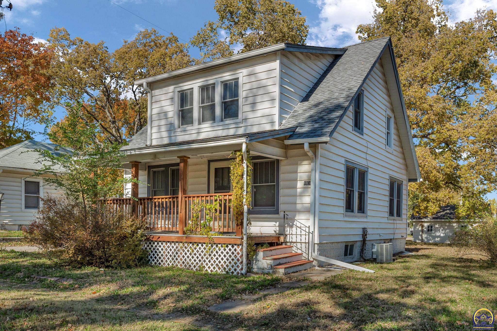 1830 Southwest Willow Avenue Topeka, KS 66606 - Photo 1 of 34