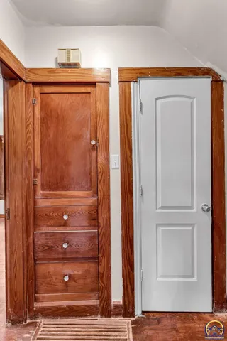 $139,900 | 1830 Southwest Willow Avenue, Topeka, KS 66606