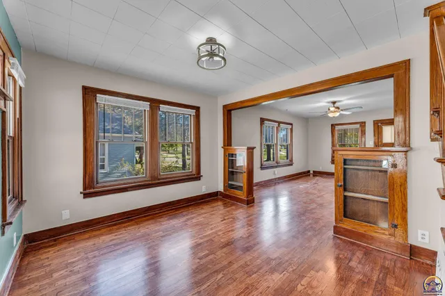 $139,900 | 1830 Southwest Willow Avenue, Topeka, KS 66606