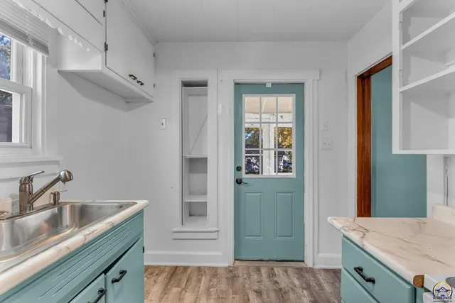 $139,900 | 1830 Southwest Willow Avenue, Topeka, KS 66606