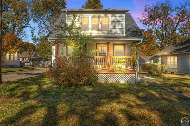 $139,900 | 1830 Southwest Willow Avenue, Topeka, KS 66606