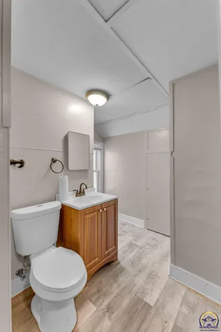 $139,900 | 1830 Southwest Willow Avenue, Topeka, KS 66606