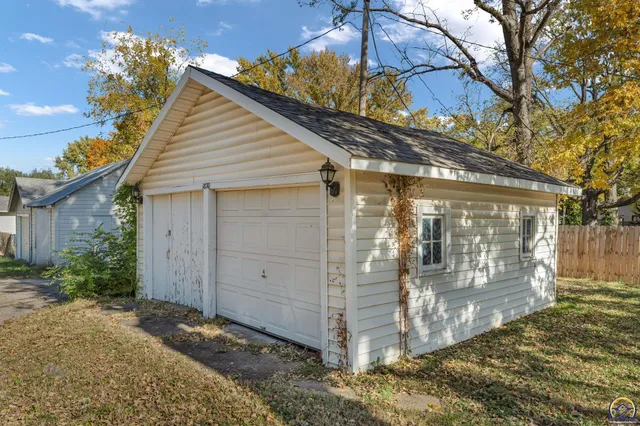 $139,900 | 1830 Southwest Willow Avenue, Topeka, KS 66606