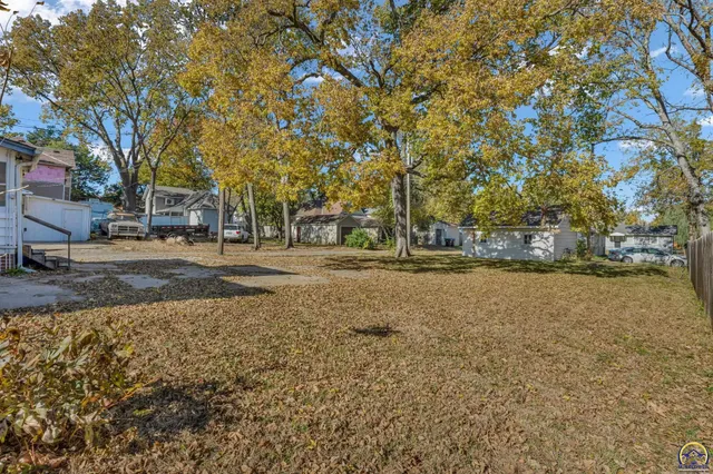 $139,900 | 1830 Southwest Willow Avenue, Topeka, KS 66606