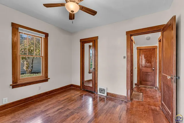 $139,900 | 1830 Southwest Willow Avenue, Topeka, KS 66606