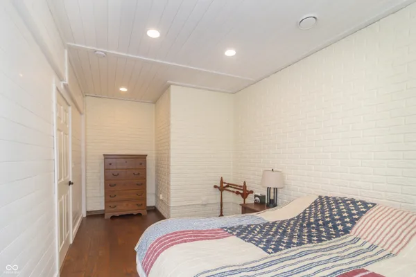 $819,000 | 1715 East Twin Oak Boulevard, Greenfield, IN 46140