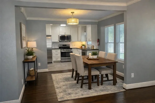 $1,995 | 4924 Polk Street, Houston, TX 77023