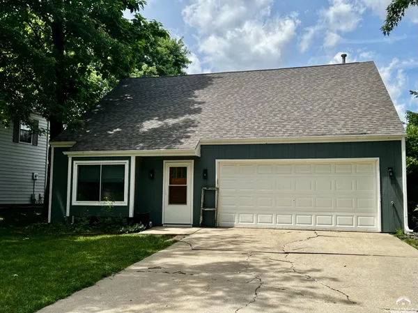 $285,000 | 213 Deerfield Lane, Lawrence, KS 66049