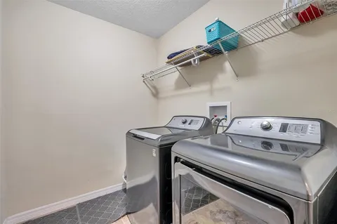 $379,900 | 12316 Streambed Drive, Riverview, FL 33579