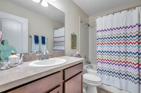 $379,900 | 12316 Streambed Drive, Riverview, FL 33579