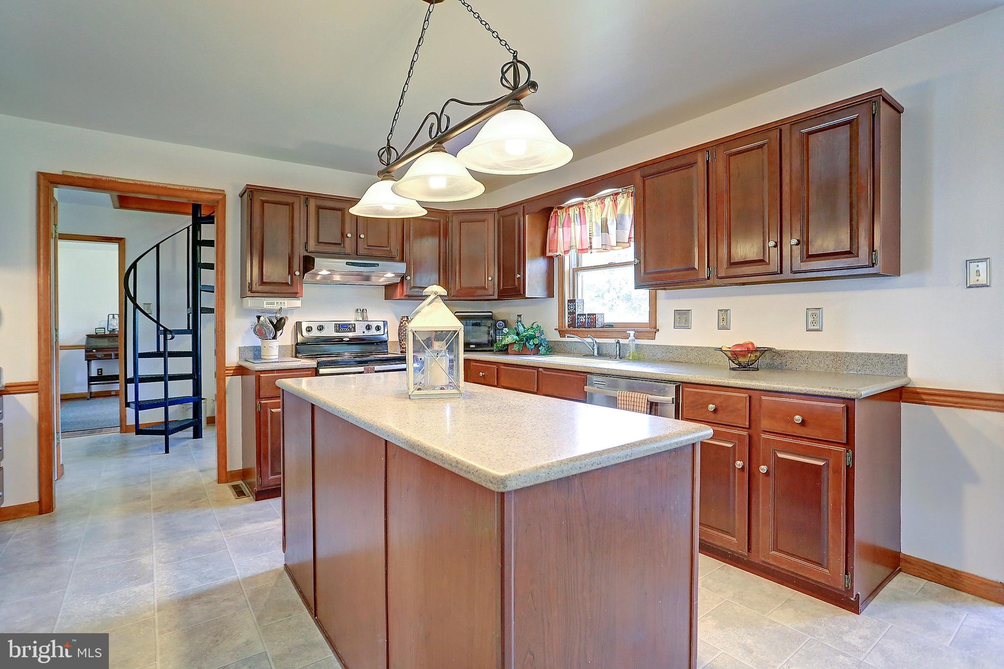410 Hill Road Hanover, PA 17331 - Photo 16 of 47