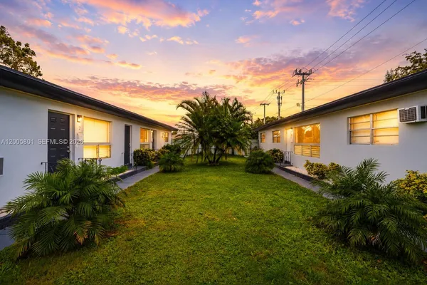 $1,575 | 2206 Fillmore Street, Unit 6, Hollywood, FL 33020