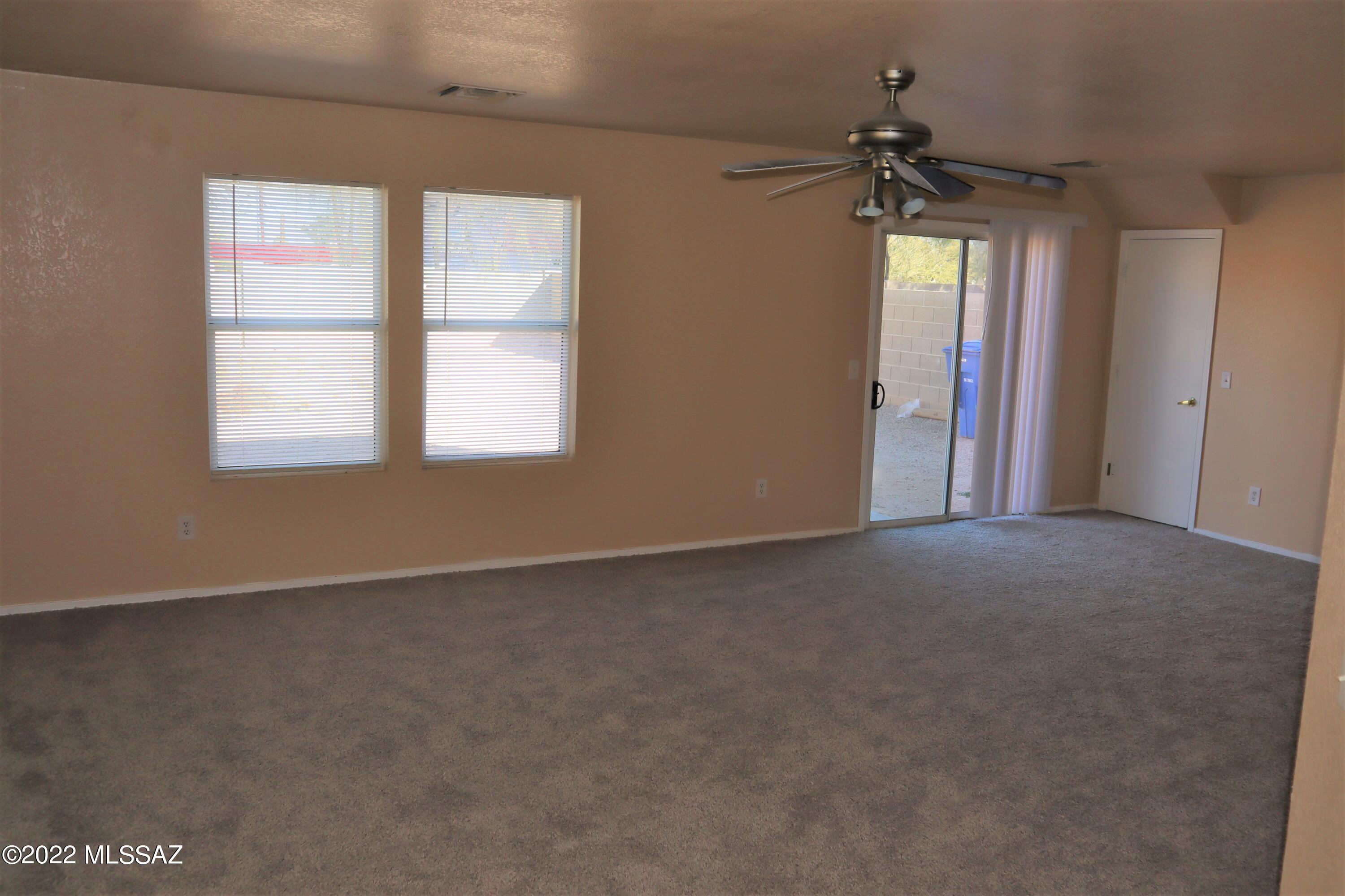 568 West Tiger Shark Road Tucson, AZ 85706 - Photo 2 of 16