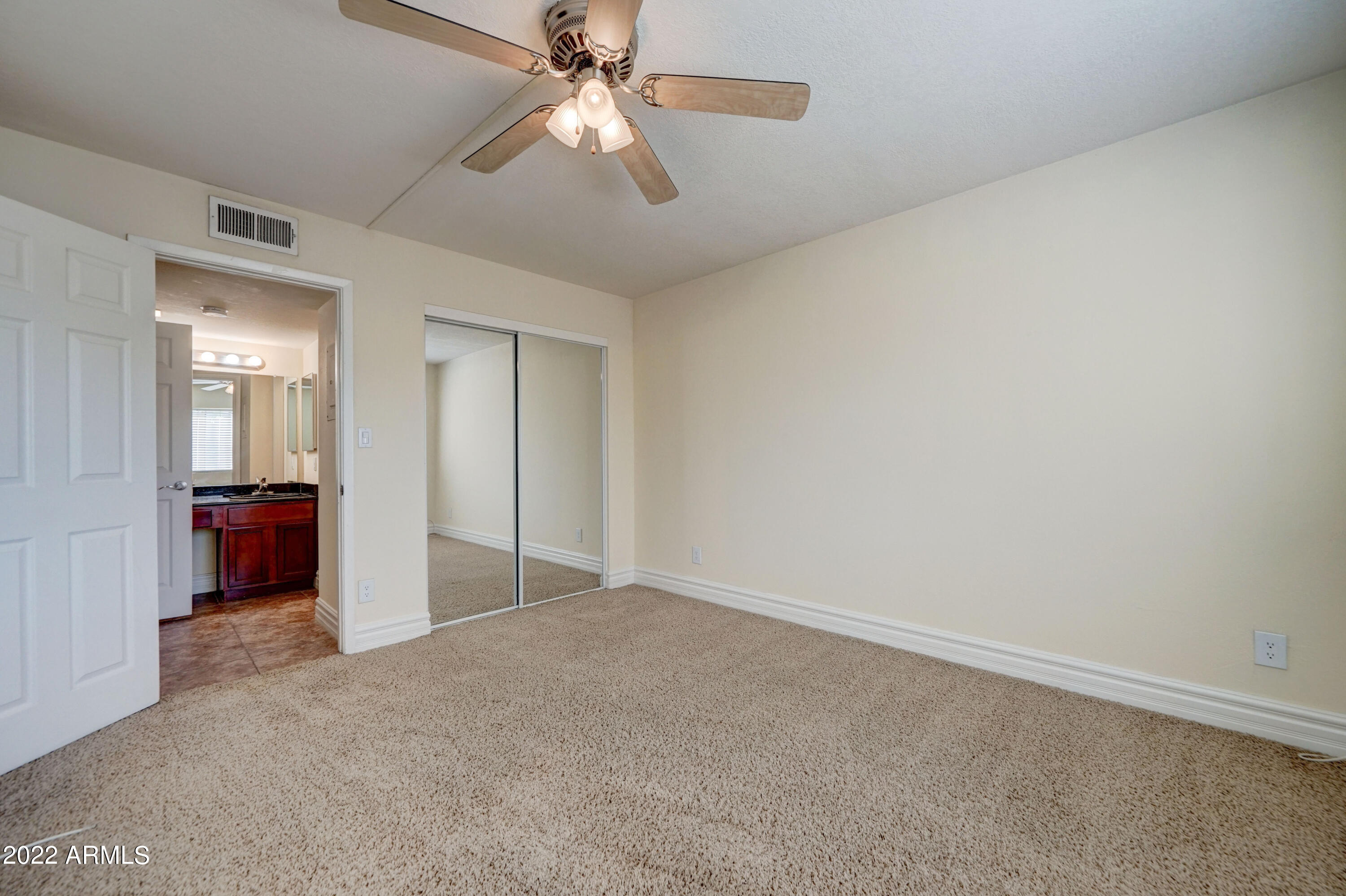 3825 East Camelback Road, Unit 231 Phoenix, AZ 85018 - Photo 13 of 23 3825 E Camelback Rd, 231-13