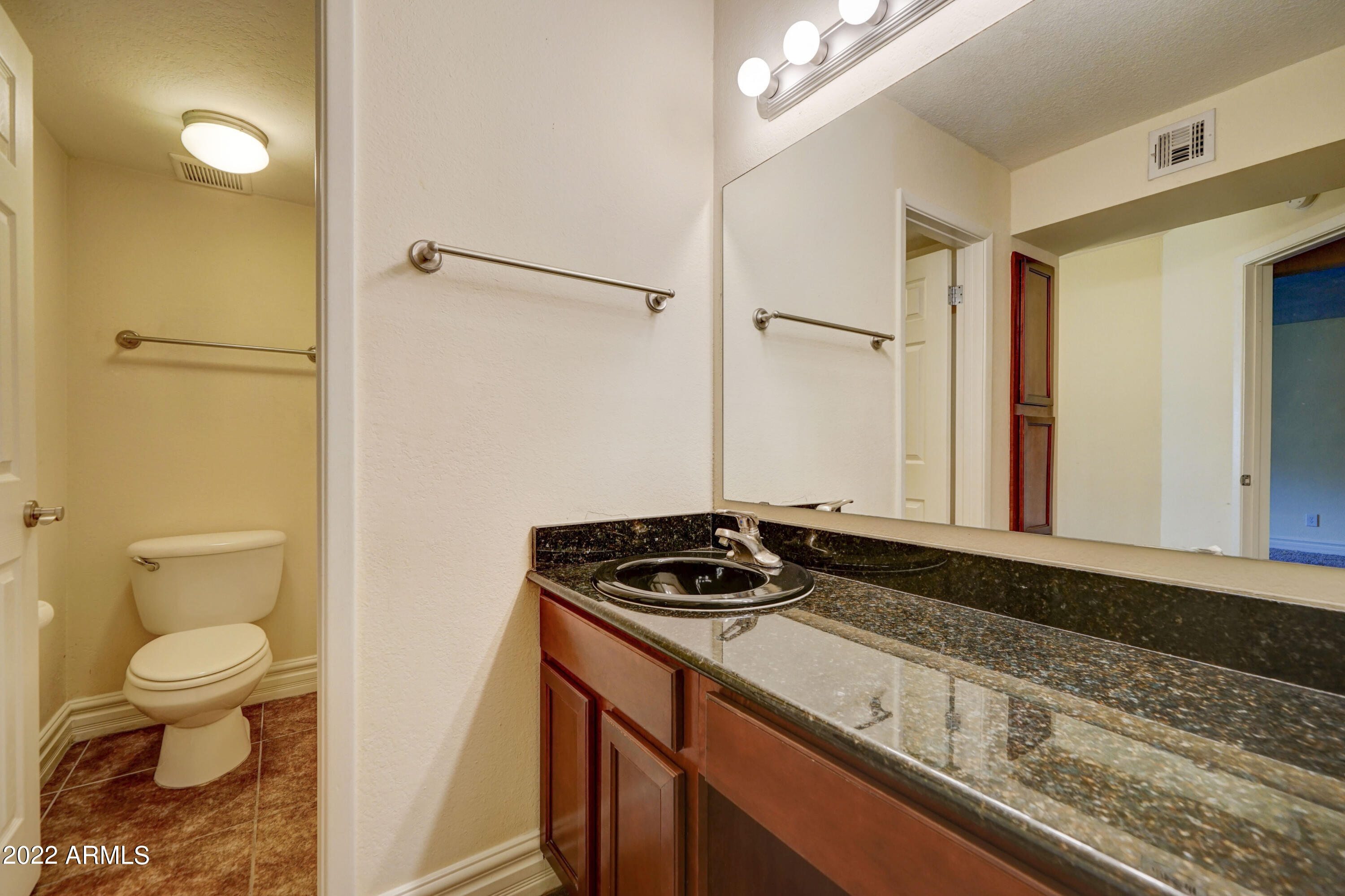 3825 East Camelback Road, Unit 231 Phoenix, AZ 85018 - Photo 19 of 23 3825 E Camelback Rd, 231-19