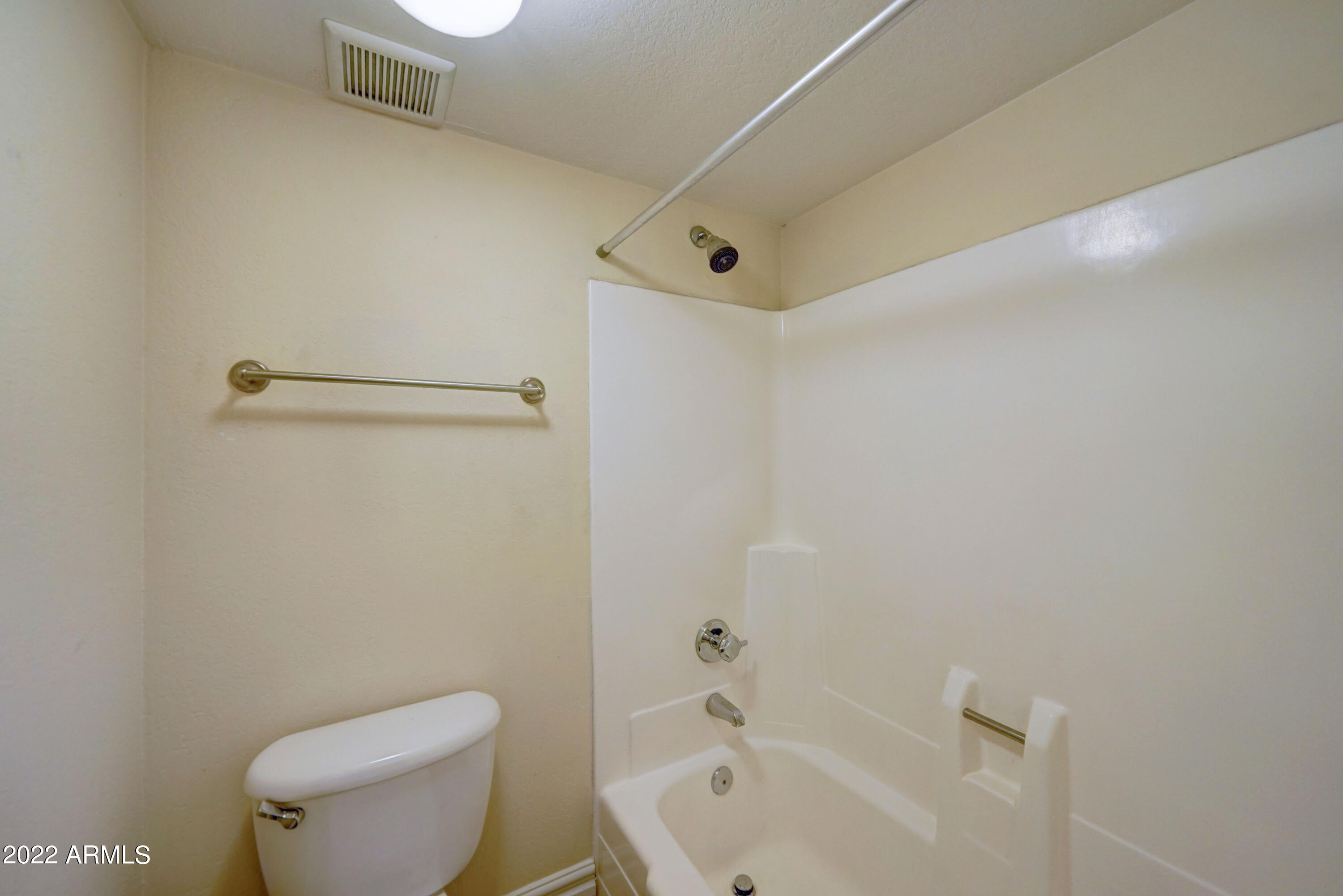 3825 East Camelback Road, Unit 231 Phoenix, AZ 85018 - Photo 21 of 23 3825 E Camelback Rd, 231-21