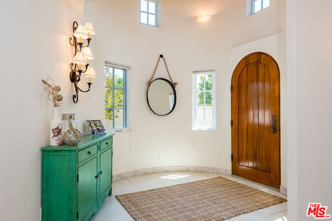 806 San Roque Road Santa Barbara, CA 93105 - Photo 4 of 25 Gallery Image 4