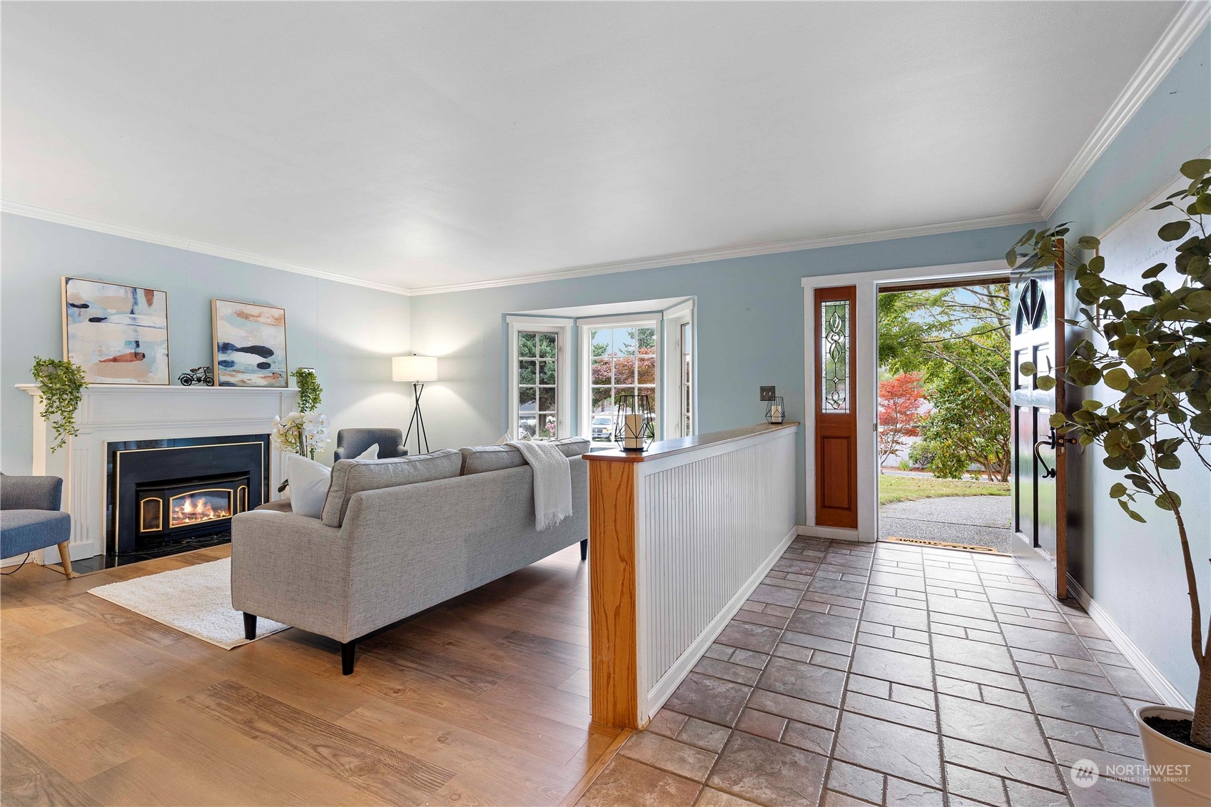 400 Park Place Everett, WA 98203 - Photo 12 of 40 a living room with furniture and a fireplace