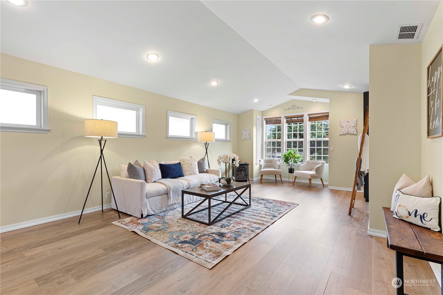 400 Park Place Everett, WA 98203 - Photo 22 of 40 a living room with furniture and a wooden floor