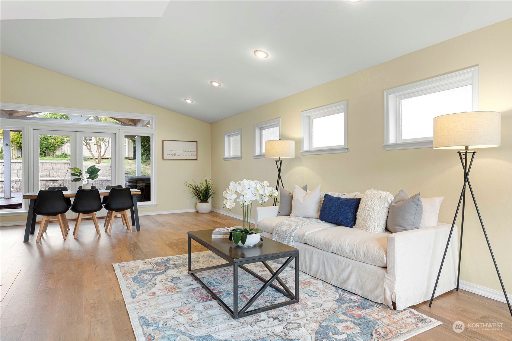 400 Park Place Everett, WA 98203 - Photo 23 of 40 a living room with furniture and a lamp