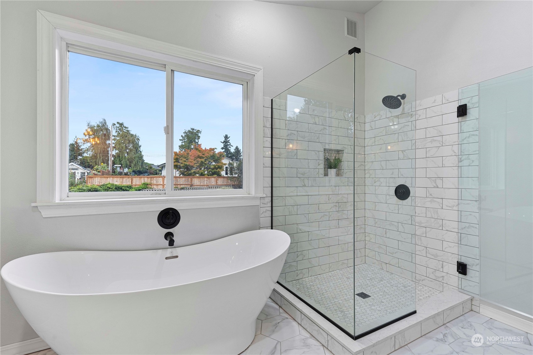 400 Park Place Everett, WA 98203 - Photo 30 of 40 a bathroom with a shower