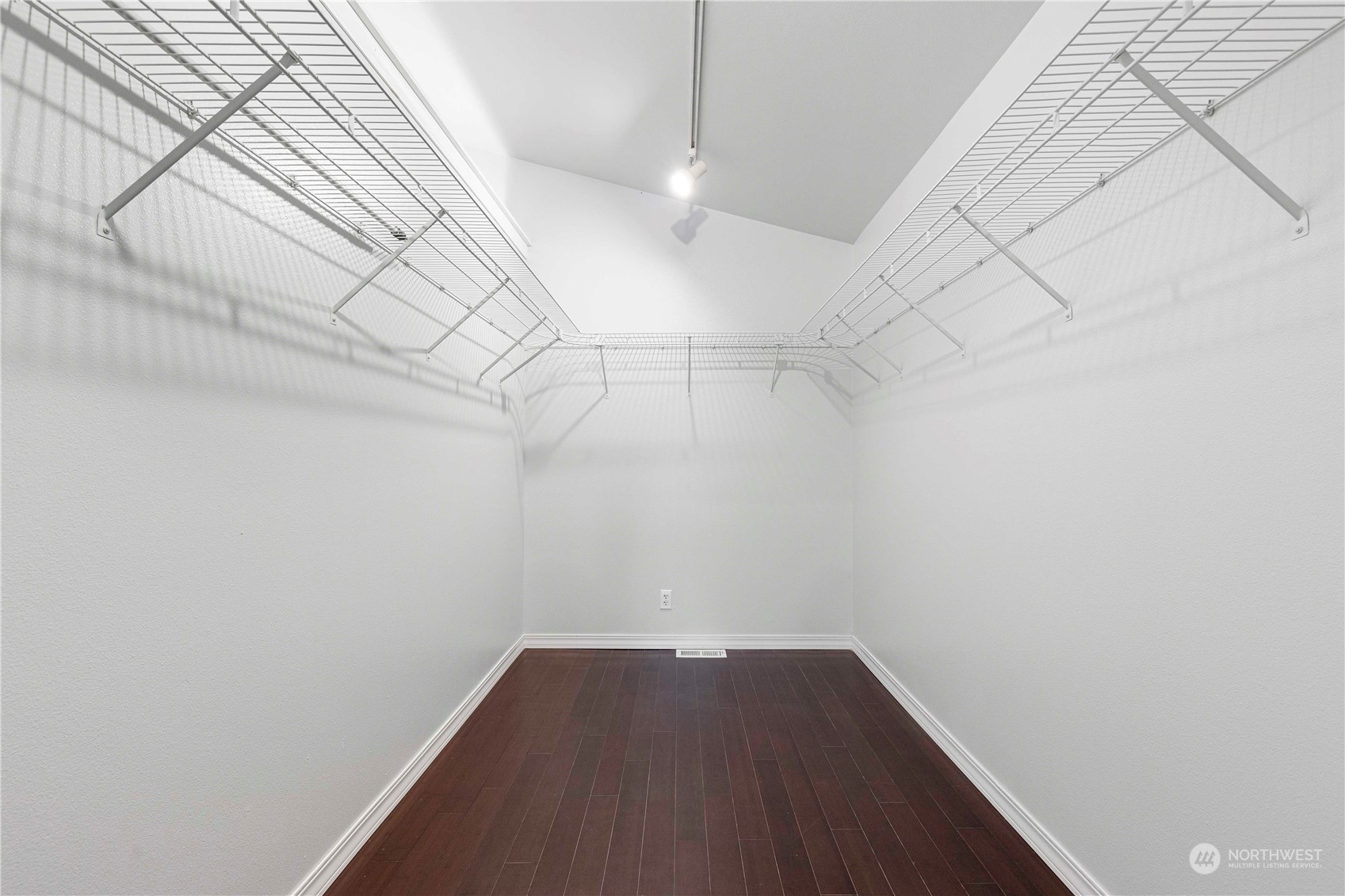 400 Park Place Everett, WA 98203 - Photo 32 of 40 a view of a small space