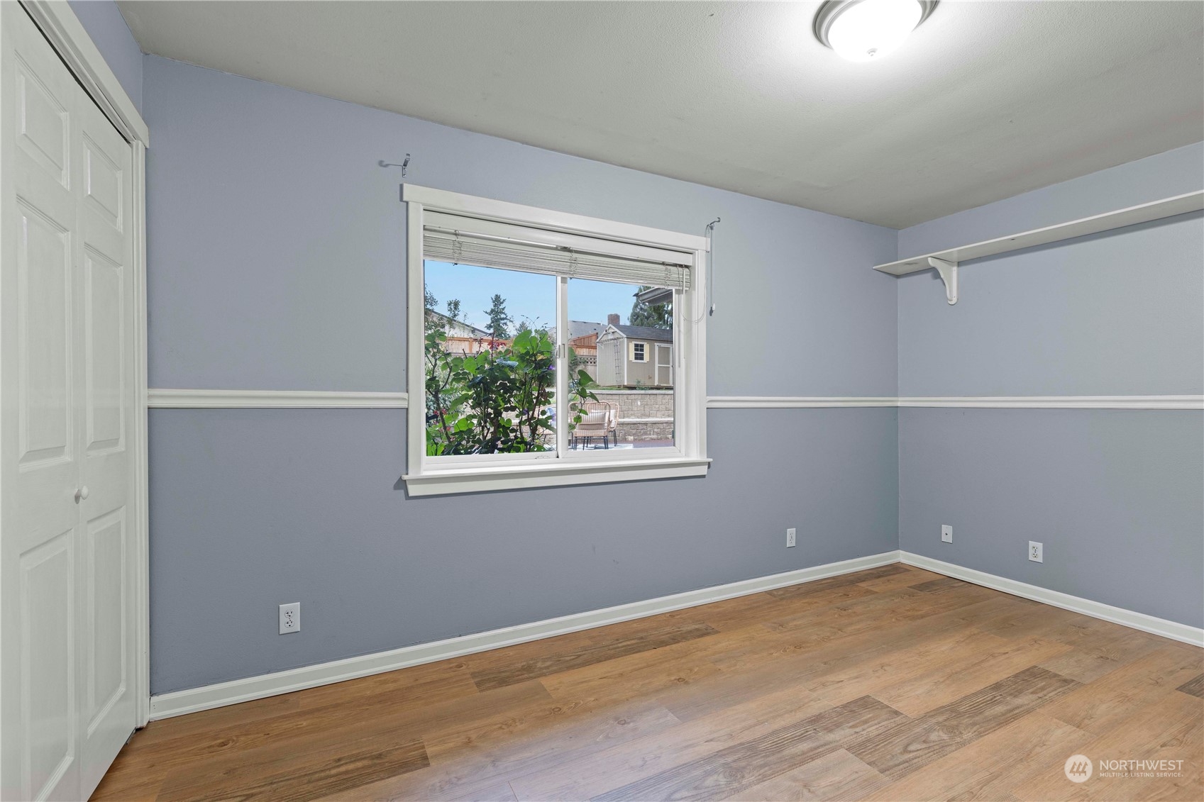 400 Park Place Everett, WA 98203 - Photo 34 of 40 a view of empty room with window