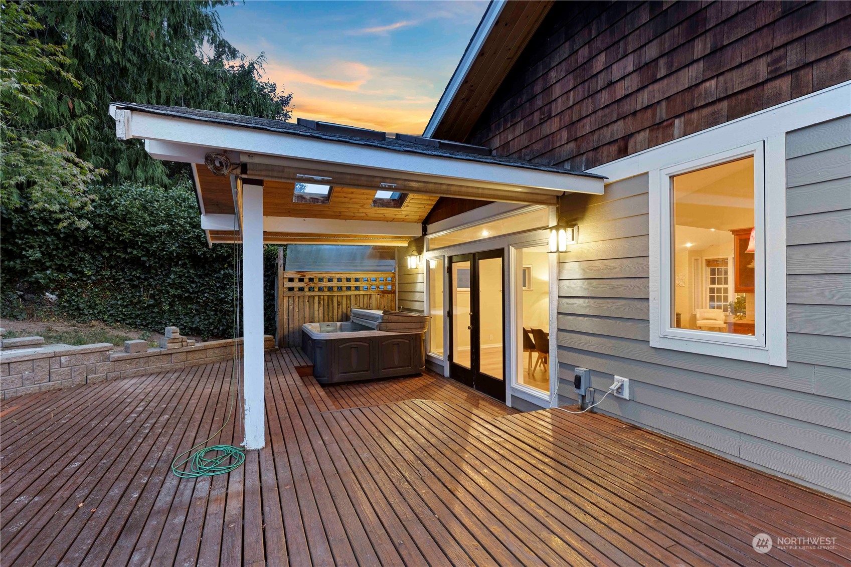 400 Park Place Everett, WA 98203 - Photo 9 of 40 a porch with wooden floor and outdoor space
