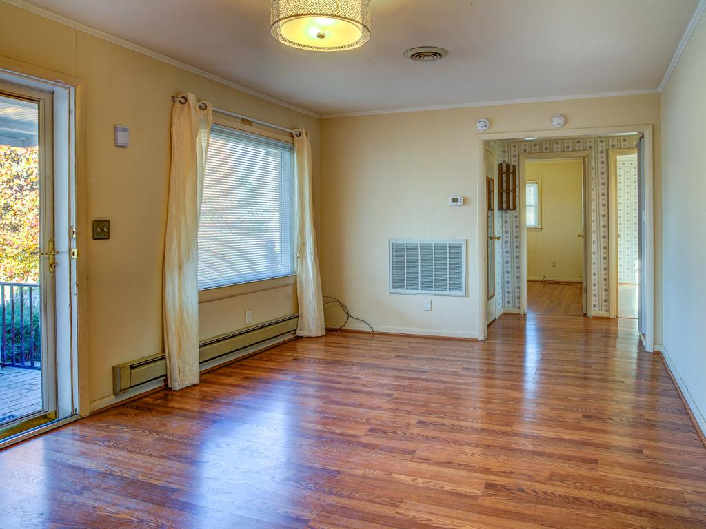 52 Holly Creek Road Greeneville, TN 37745 - Photo 8 of 22 Living Room