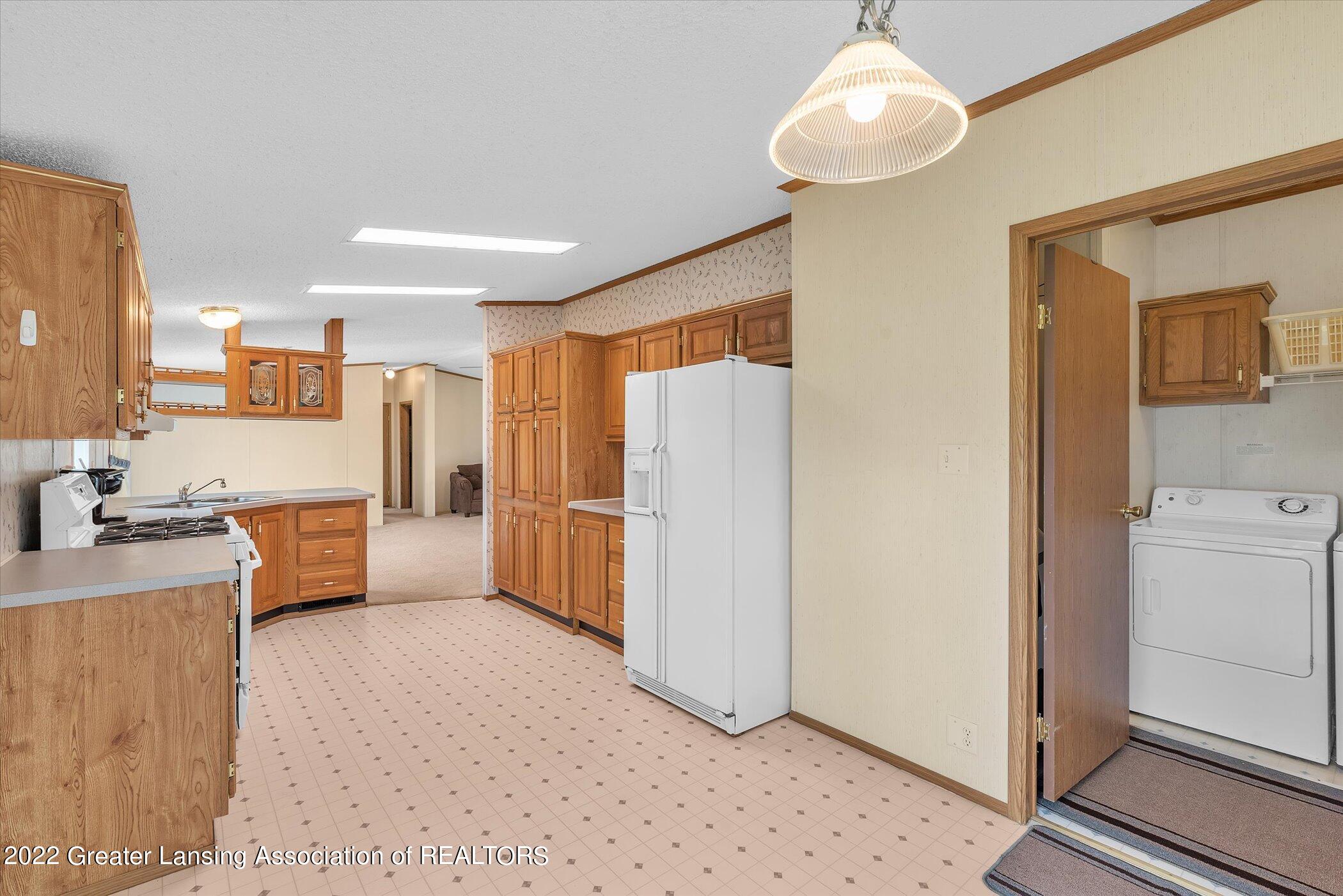 9190 Camden Road Pittsford, MI 49271 - Photo 7 of 45 19-9190-Camden-Rd-WindowStill-Real-Estat