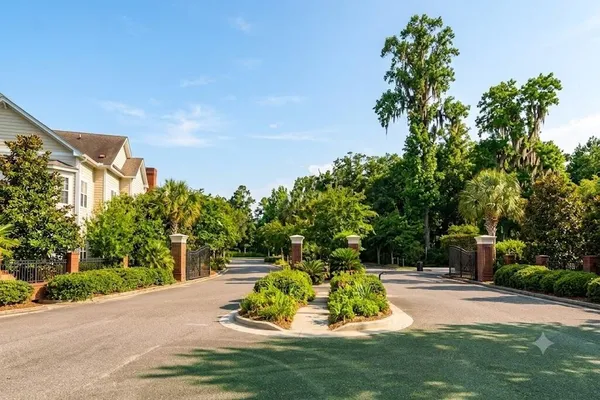 $520,000 | 300 Flowering Peach Court, Unit 101, Charleston, SC 29414