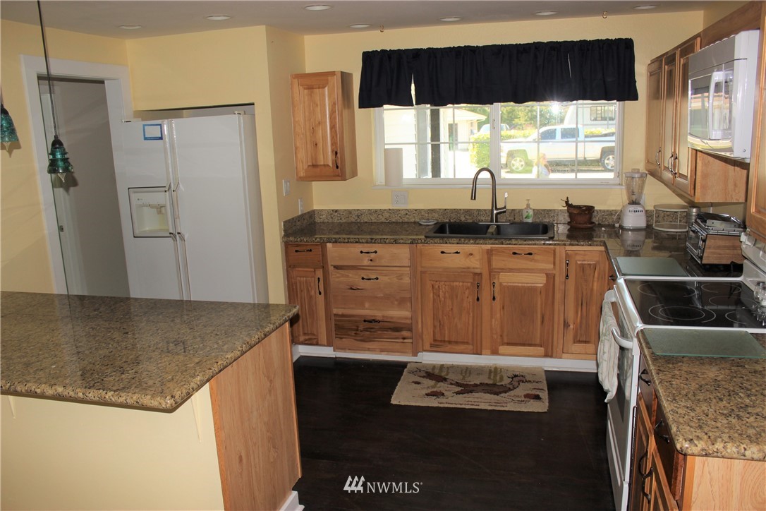 8431 176th Avenue Southwest Rochester, WA 98579 - Photo 21 of 31