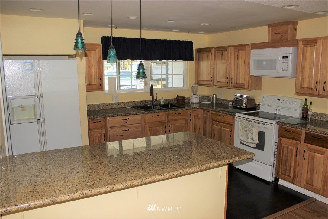 8431 176th Avenue Southwest Rochester, WA 98579 - Photo 22 of 31