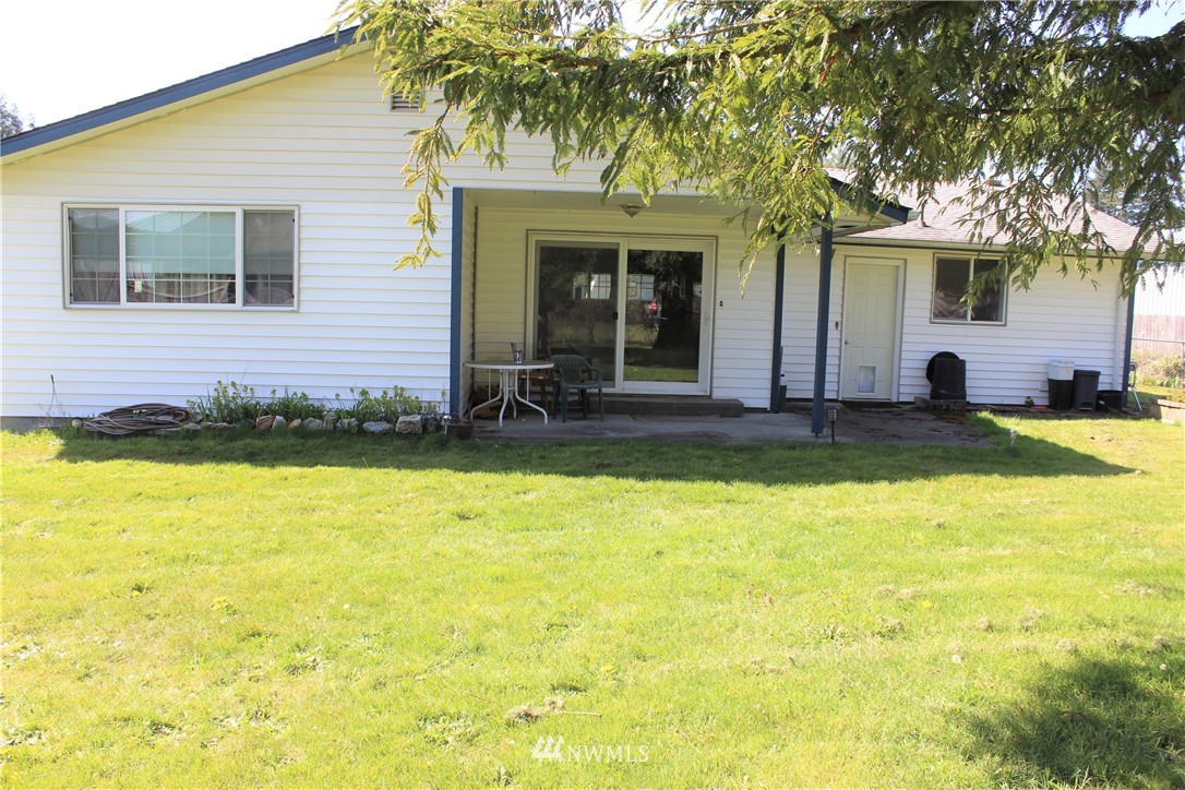 8431 176th Avenue Southwest Rochester, WA 98579 - Photo 4 of 31