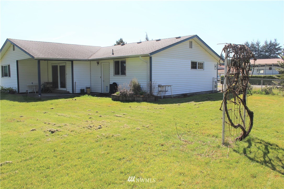 8431 176th Avenue Southwest Rochester, WA 98579 - Photo 6 of 31