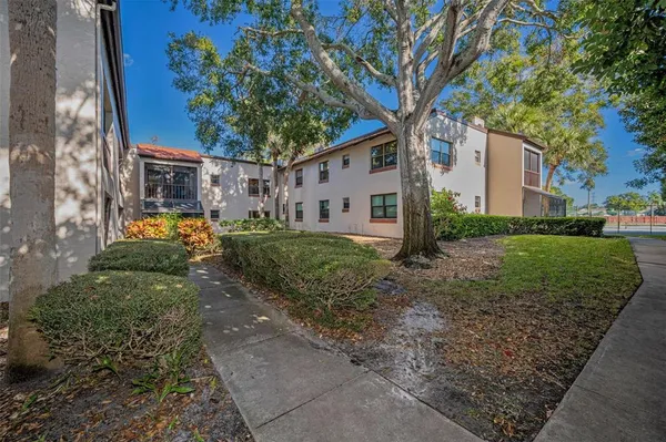 $149,900 | 2971 Estancia Boulevard, Unit 418, Clearwater, FL 33761