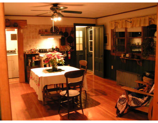 41 South Hampton Road Amesbury, MA 01913 - Photo 3 of 6
