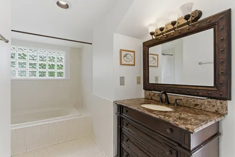 $1,100,000 | 3804 Central Avenue, Nashville, TN 37205