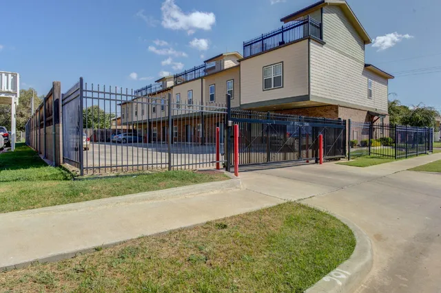 a view of a house with a outdoor space