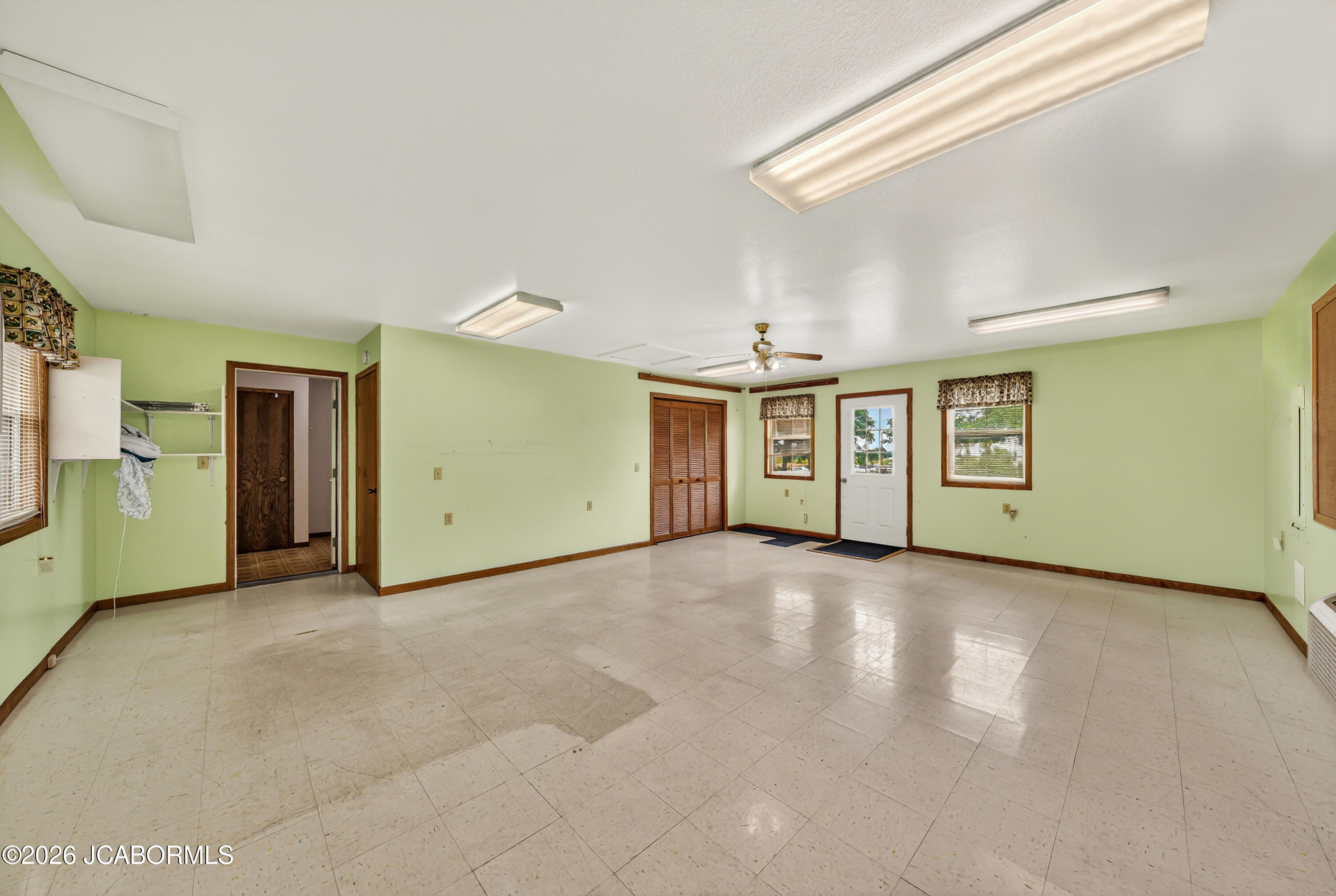 10206 State Rte 52 Versailles, MO 65084 - Photo 30 of 74