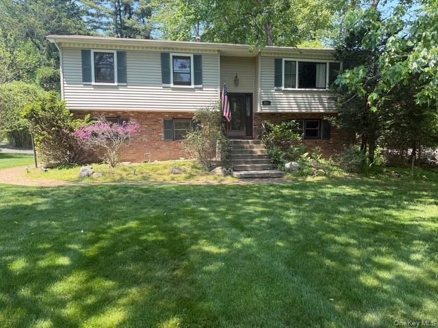 635 South Pascack Road Chestnut Ridge, NY 10977 - Photo 1 of 40