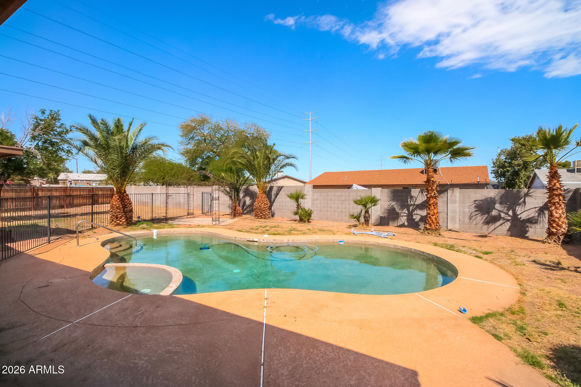 5716 South Roberts Road Tempe, AZ 85283 - Photo 14 of 15 13 back