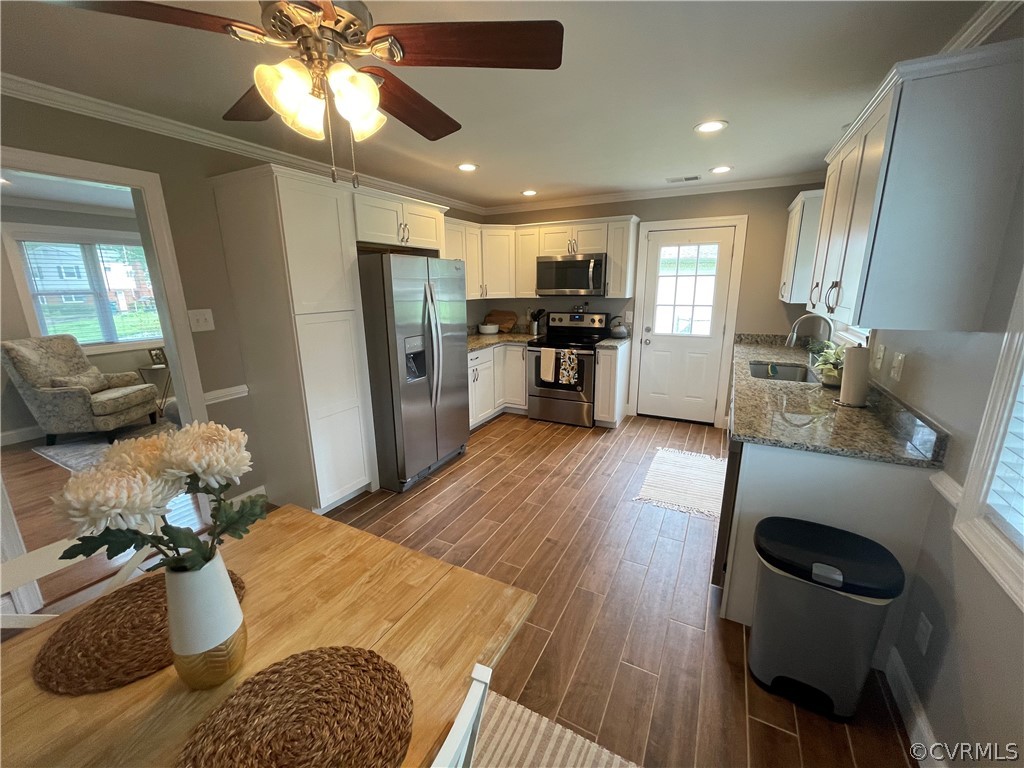 10002 Timber Road Henrico, VA 23228 - Photo 2 of 40 Beautifully renovated kitchen