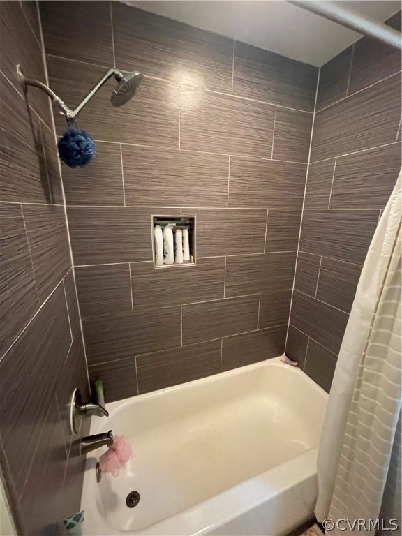 10002 Timber Road Henrico, VA 23228 - Photo 4 of 40 Primary bathroom fully renovated with lovely tile