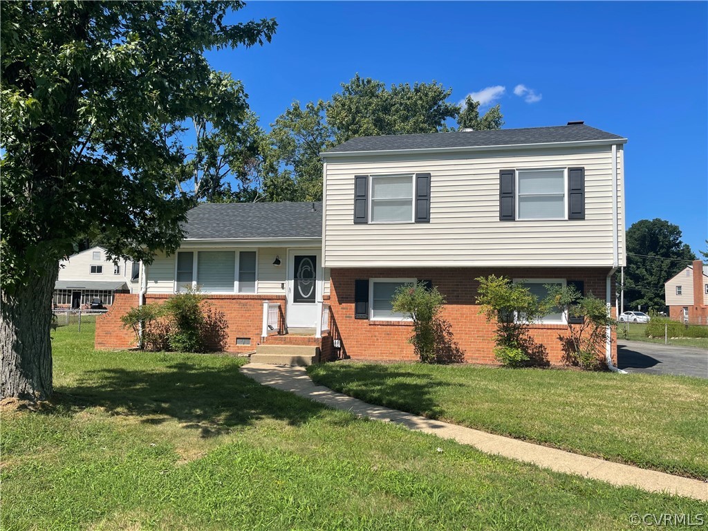 10002 Timber Road Henrico, VA 23228 - Photo 5 of 40 Not just an ordinary home