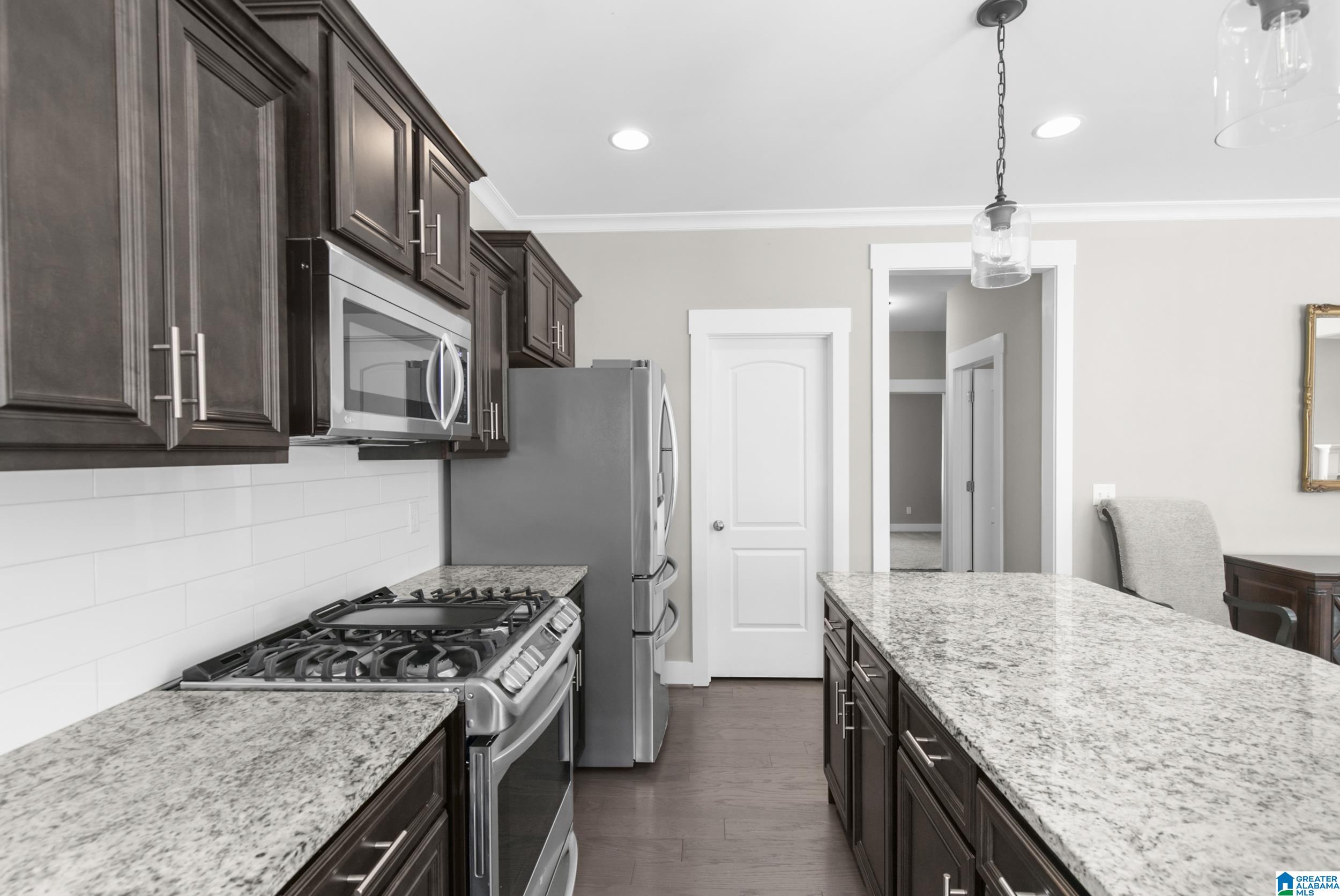 887 Valley Circle Leeds, AL 35094 - Photo 6 of 27